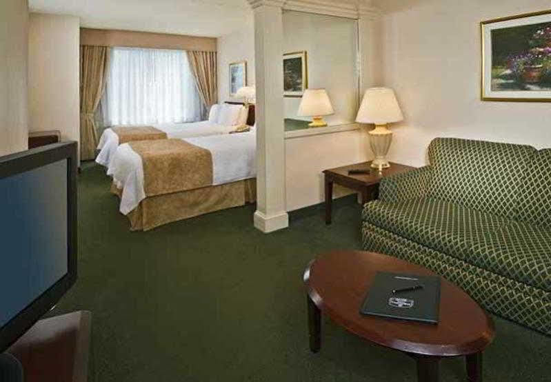 Springhill Suites By Marriott Philadelphia Уилоу Гроув Екстериор снимка